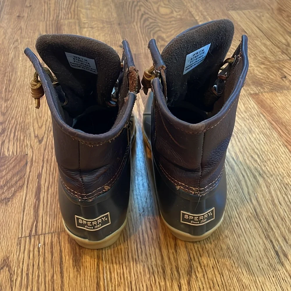 Sperry Women's Saltwater Waterproof Boots. Size 7. Excellent Condition.